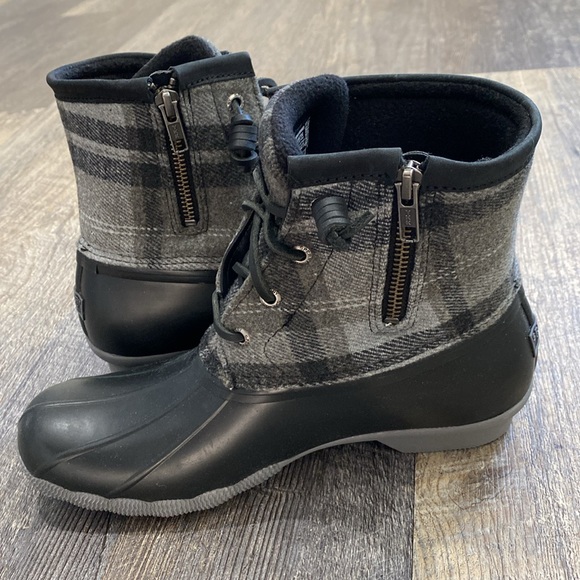 Sperry Shoes - Sperry Saltwater Plaid Charcoal boots